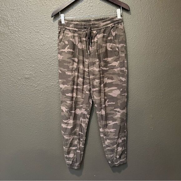 Athleta Camo Farallon Jogger - Picture 9 of 16